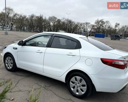 Белый Киа Рио, объемом двигателя 1.4 л и пробегом 140 тыс. км за 7800 $, фото 8 на Automoto.ua