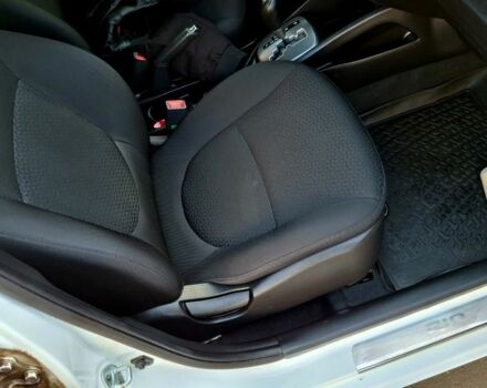Белый Киа Рио, объемом двигателя 1.4 л и пробегом 87 тыс. км за 8750 $, фото 17 на Automoto.ua
