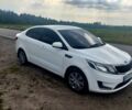 Белый Киа Рио, объемом двигателя 1.4 л и пробегом 254 тыс. км за 5900 $, фото 1 на Automoto.ua
