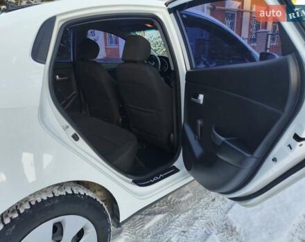 Белый Киа Рио, объемом двигателя 1.4 л и пробегом 144 тыс. км за 7700 $, фото 21 на Automoto.ua