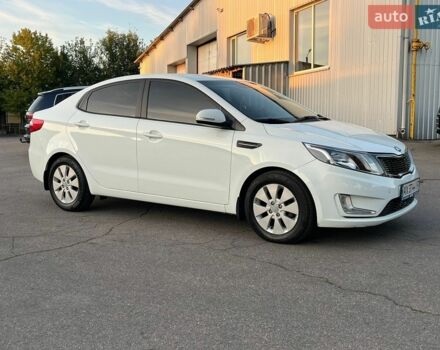 Белый Киа Рио, объемом двигателя 1.59 л и пробегом 143 тыс. км за 10500 $, фото 24 на Automoto.ua
