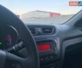 Білий Кіа Ріо, об'ємом двигуна 1.4 л та пробігом 177 тис. км за 8777 $, фото 11 на Automoto.ua