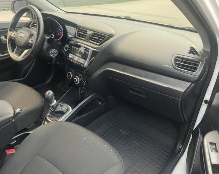 Белый Киа Рио, объемом двигателя 1.4 л и пробегом 141 тыс. км за 6300 $, фото 6 на Automoto.ua
