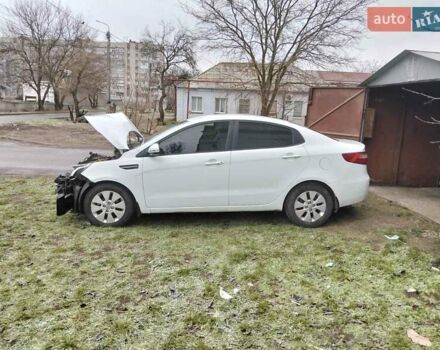 Белый Киа Рио, объемом двигателя 1.59 л и пробегом 102 тыс. км за 3700 $, фото 2 на Automoto.ua