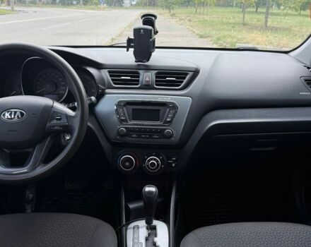 Білий Кіа Ріо, об'ємом двигуна 1.37 л та пробігом 125 тис. км за 8000 $, фото 7 на Automoto.ua