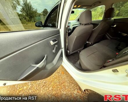 Белый Киа Рио, объемом двигателя 1.6 л и пробегом 255 тыс. км за 6200 $, фото 7 на Automoto.ua