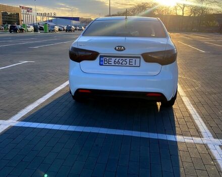Белый Киа Рио, объемом двигателя 1.6 л и пробегом 103 тыс. км за 7500 $, фото 3 на Automoto.ua