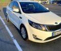 Белый Киа Рио, объемом двигателя 1.6 л и пробегом 103 тыс. км за 7500 $, фото 5 на Automoto.ua