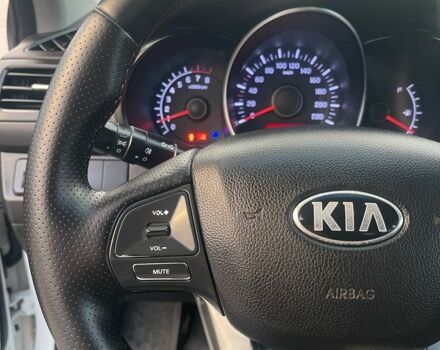 Белый Киа Рио, объемом двигателя 1.4 л и пробегом 141 тыс. км за 6300 $, фото 7 на Automoto.ua