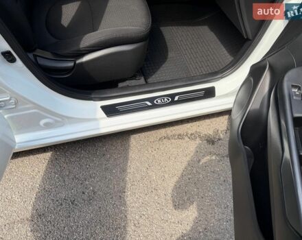 Белый Киа Рио, объемом двигателя 1.4 л и пробегом 143 тыс. км за 9199 $, фото 14 на Automoto.ua