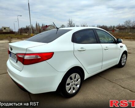 Белый Киа Рио, объемом двигателя 1.4 л и пробегом 163 тыс. км за 7800 $, фото 4 на Automoto.ua