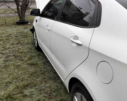 Белый Киа Рио, объемом двигателя 1.59 л и пробегом 102 тыс. км за 3700 $, фото 7 на Automoto.ua