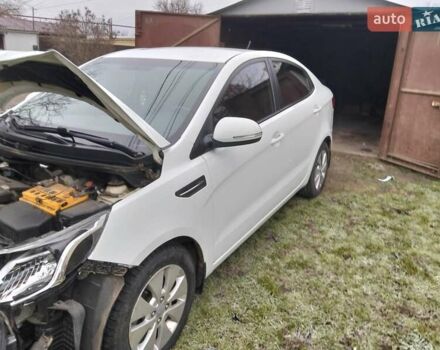 Белый Киа Рио, объемом двигателя 1.59 л и пробегом 102 тыс. км за 3700 $, фото 3 на Automoto.ua
