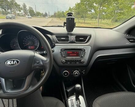 Білий Кіа Ріо, об'ємом двигуна 1.37 л та пробігом 125 тис. км за 8000 $, фото 9 на Automoto.ua