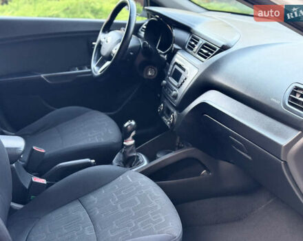 Белый Киа Рио, объемом двигателя 1.59 л и пробегом 138 тыс. км за 9333 $, фото 26 на Automoto.ua