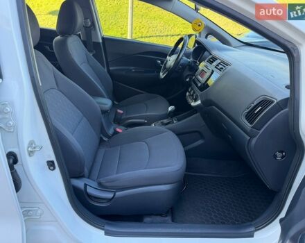 Белый Киа Рио, объемом двигателя 1.4 л и пробегом 126 тыс. км за 10400 $, фото 14 на Automoto.ua