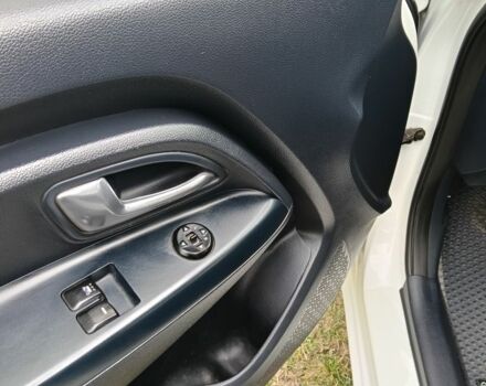 Белый Киа Рио, объемом двигателя 1.4 л и пробегом 137 тыс. км за 6400 $, фото 11 на Automoto.ua