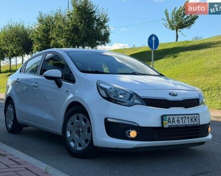 Белый Киа Рио, объемом двигателя 1.4 л и пробегом 126 тыс. км за 10400 $, фото 4 на Automoto.ua
