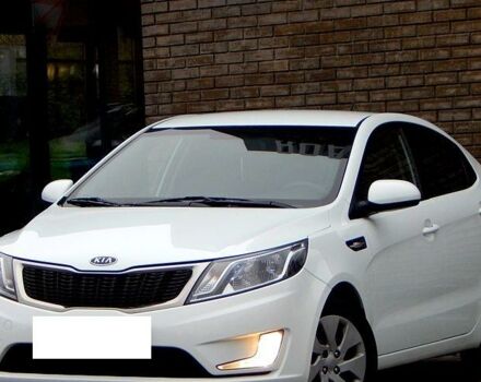 Белый Киа Рио, объемом двигателя 1.6 л и пробегом 76 тыс. км за 325000 $, фото 2 на Automoto.ua