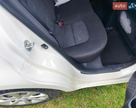 Белый Киа Рио, объемом двигателя 1.25 л и пробегом 85 тыс. км за 8100 $, фото 10 на Automoto.ua