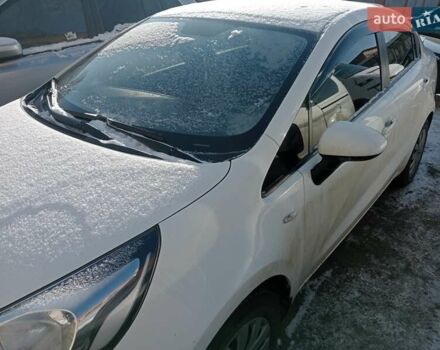 Белый Киа Рио, объемом двигателя 1.4 л и пробегом 136 тыс. км за 4000 $, фото 9 на Automoto.ua
