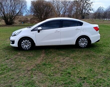 Білий Кіа Ріо, об'ємом двигуна 1.4 л та пробігом 137 тис. км за 6400 $, фото 4 на Automoto.ua