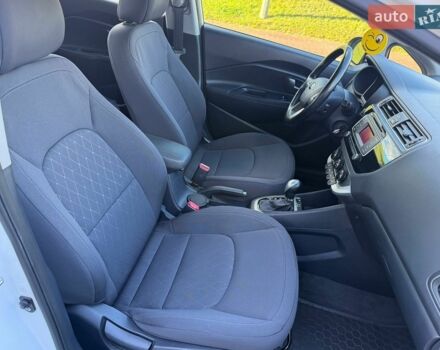 Белый Киа Рио, объемом двигателя 1.4 л и пробегом 126 тыс. км за 10400 $, фото 16 на Automoto.ua