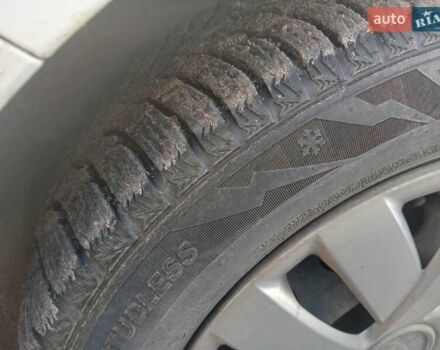 Белый Киа Рио, объемом двигателя 1.4 л и пробегом 136 тыс. км за 4000 $, фото 4 на Automoto.ua