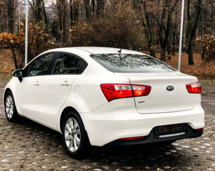 Белый Киа Рио, объемом двигателя 1.4 л и пробегом 8 тыс. км за 11999 $, фото 3 на Automoto.ua