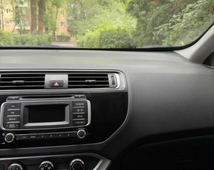 Білий Кіа Ріо, об'ємом двигуна 1.4 л та пробігом 203 тис. км за 9734 $, фото 5 на Automoto.ua