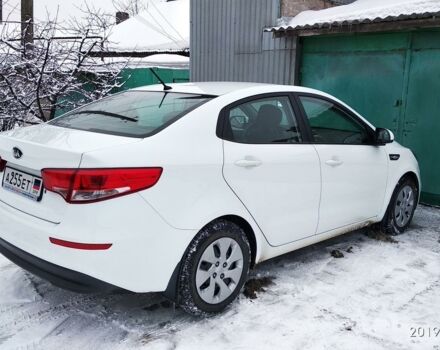 Білий Кіа Ріо, об'ємом двигуна 1.4 л та пробігом 10 тис. км за 11000 $, фото 4 на Automoto.ua