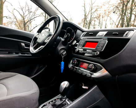 Белый Киа Рио, объемом двигателя 1.4 л и пробегом 8 тыс. км за 11999 $, фото 10 на Automoto.ua