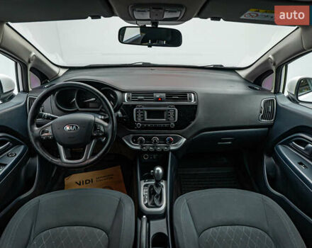 Білий Кіа Ріо, об'ємом двигуна 1.4 л та пробігом 193 тис. км за 9864 $, фото 9 на Automoto.ua