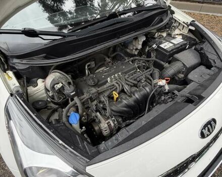 Киа Рио 2016 в Киеве на Automoto.ua Белый Киа Рио, объемом двигателя 1.4 л и пробегом 145 тыс. км за 10200 $, фото 15 на Automoto.ua