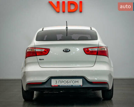 Білий Кіа Ріо, об'ємом двигуна 1.4 л та пробігом 193 тис. км за 9864 $, фото 5 на Automoto.ua