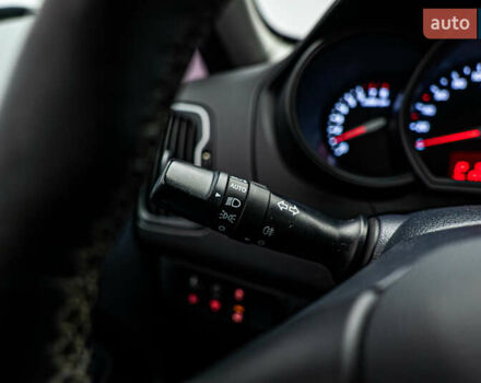 Білий Кіа Ріо, об'ємом двигуна 1.4 л та пробігом 193 тис. км за 9864 $, фото 13 на Automoto.ua