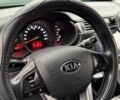 Белый Киа Рио, объемом двигателя 1.4 л и пробегом 870 тыс. км за 12000 $, фото 3 на Automoto.ua