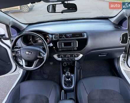 Білий Кіа Ріо, об'ємом двигуна 1.4 л та пробігом 132 тис. км за 9300 $, фото 11 на Automoto.ua