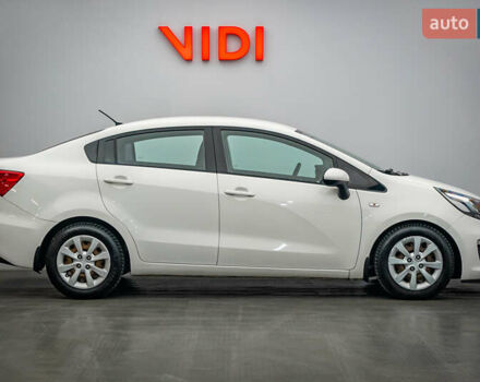 Білий Кіа Ріо, об'ємом двигуна 1.4 л та пробігом 193 тис. км за 9864 $, фото 3 на Automoto.ua