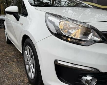 Киа Рио 2016 в Киеве на Automoto.ua Белый Киа Рио, объемом двигателя 1.4 л и пробегом 145 тыс. км за 10200 $, фото 3 на Automoto.ua