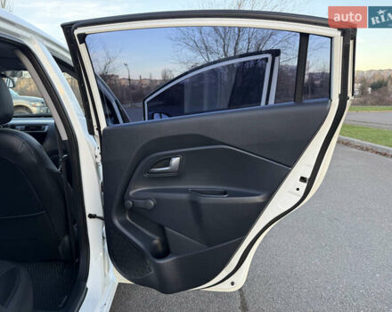 Білий Кіа Ріо, об'ємом двигуна 1.4 л та пробігом 132 тис. км за 9300 $, фото 27 на Automoto.ua