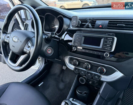 Білий Кіа Ріо, об'ємом двигуна 1.4 л та пробігом 132 тис. км за 9300 $, фото 12 на Automoto.ua
