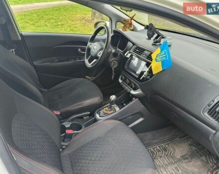 Білий Кіа Ріо, об'ємом двигуна 1.59 л та пробігом 133 тис. км за 7600 $, фото 7 на Automoto.ua