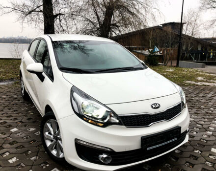 Белый Киа Рио, объемом двигателя 1.4 л и пробегом 8 тыс. км за 11999 $, фото 4 на Automoto.ua