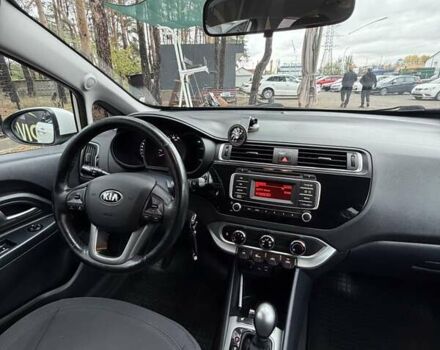 Киа Рио 2016 в Киеве на Automoto.ua Белый Киа Рио, объемом двигателя 1.4 л и пробегом 145 тыс. км за 10200 $, фото 10 на Automoto.ua