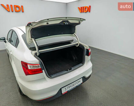 Білий Кіа Ріо, об'ємом двигуна 1.4 л та пробігом 193 тис. км за 9864 $, фото 6 на Automoto.ua