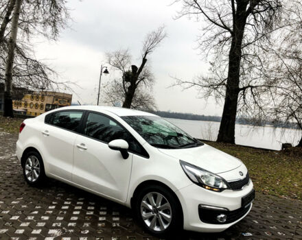 Белый Киа Рио, объемом двигателя 1.4 л и пробегом 8 тыс. км за 11999 $, фото 5 на Automoto.ua