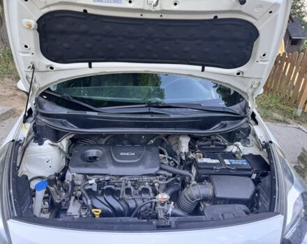 Белый Киа Рио, объемом двигателя 1.6 л и пробегом 174 тыс. км за 8600 $, фото 6 на Automoto.ua