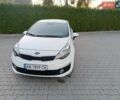 Білий Кіа Ріо, об'ємом двигуна 1.4 л та пробігом 49 тис. км за 10600 $, фото 5 на Automoto.ua