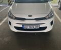 Белый Киа Рио, объемом двигателя 1.59 л и пробегом 100 тыс. км за 10000 $, фото 6 на Automoto.ua
